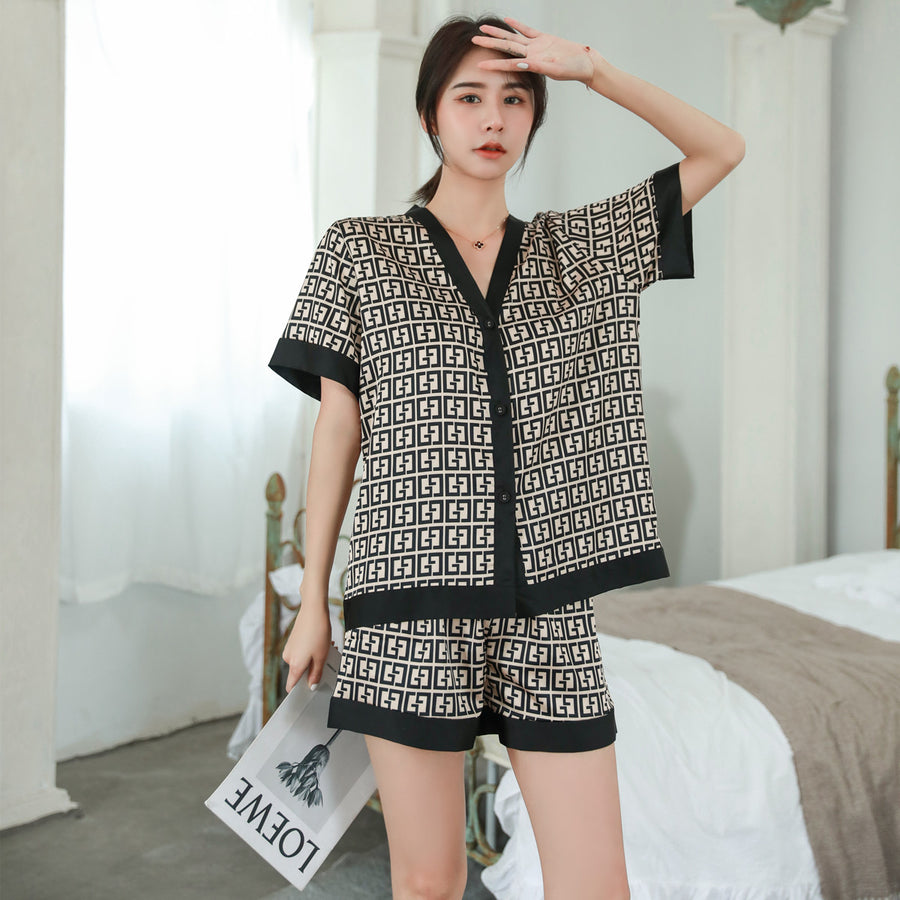 Luxury Fashion Cross Letters Print Short